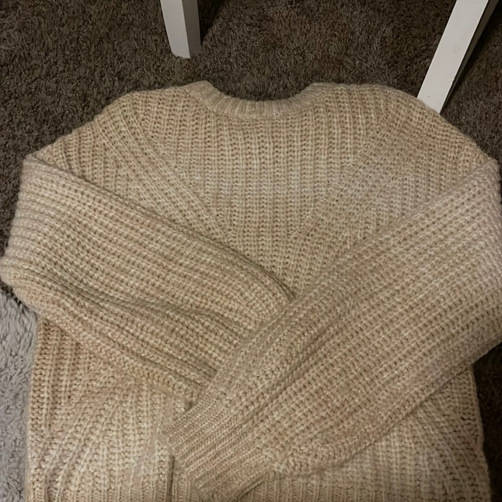 To much clothes needing to sell some